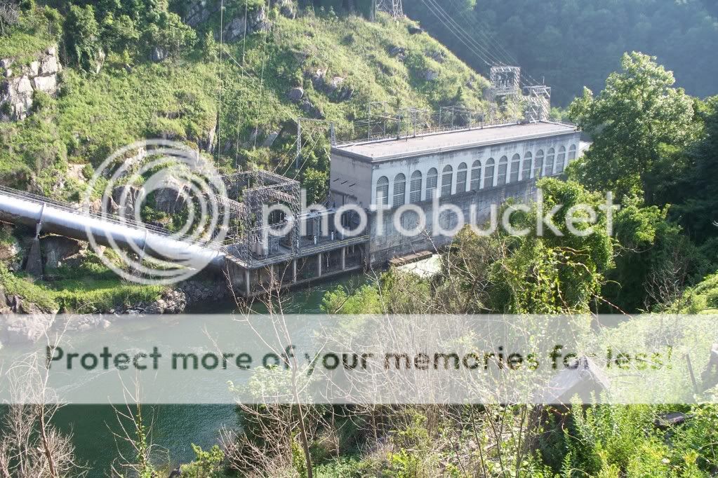 http://i949.photobucket.com/albums/ad334/blackdeek_1/100_1370.jpg