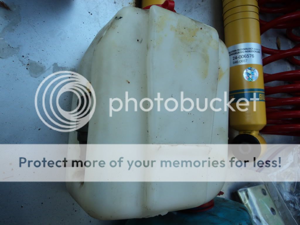 Front and rear washer fluid containers, also rear wiper assembly VW